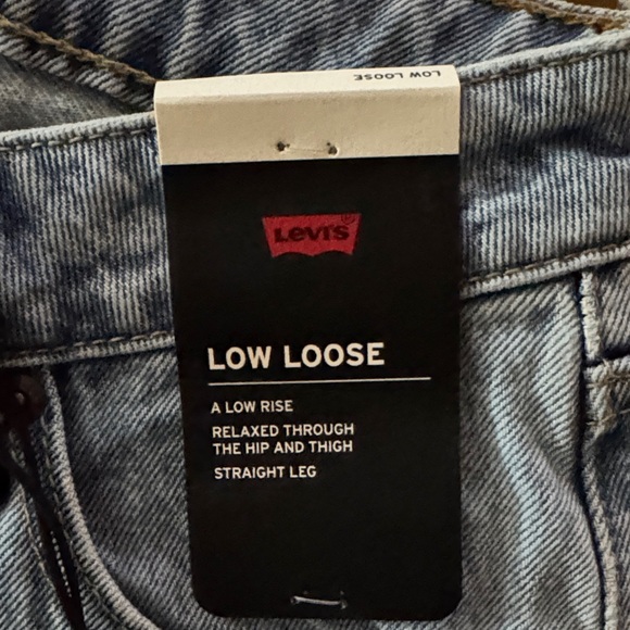 Levi's Women’s Low Loose straight leg jeans. NWT 26x30 - Picture 3 of 9